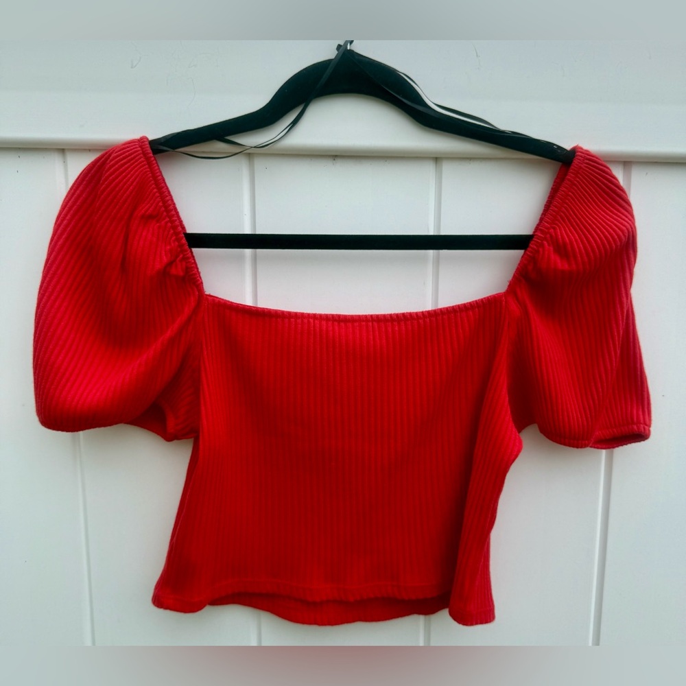 H&M Red Short Balloon Sleeve Ribbed Cropped Top.  Size Large.  NWT. - Picture 3 of 5